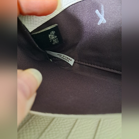 NWT Coach Gold Chalk Discontinued Leather Limited Edition Long Zip Around Wallet - Picture 11 of 13